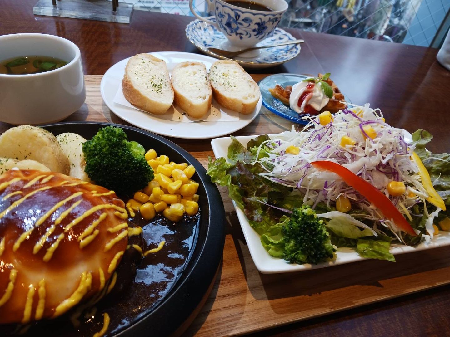 彼女の家ハンバーグ