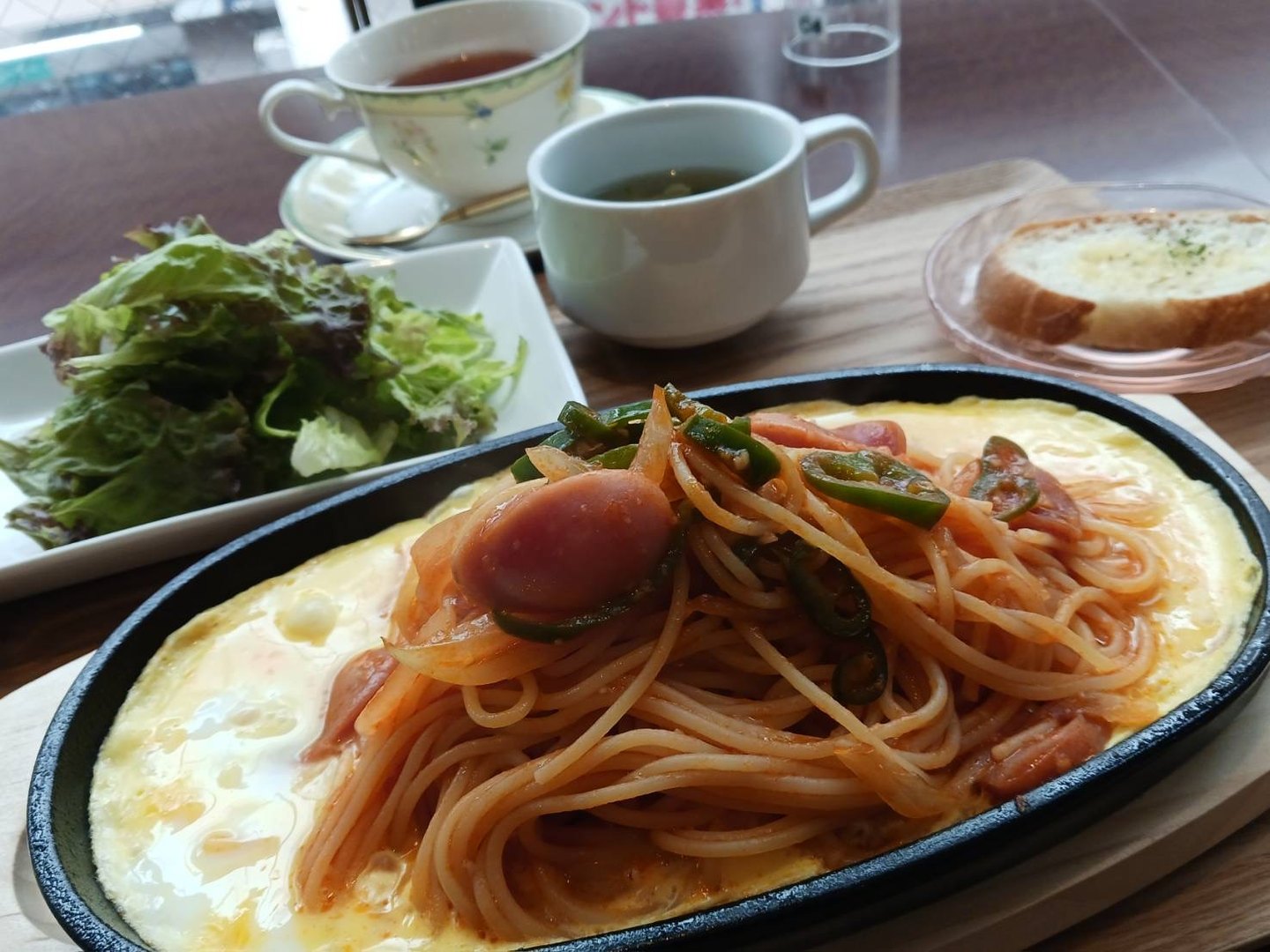 鉄板ナポリタン（サラダ・スープ・パン付）